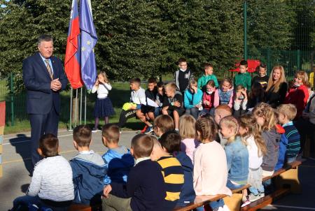 SPREJEM PRVOŠOLČKOV BEGUNJE 03 FOTO LJUBO VUKELIČ